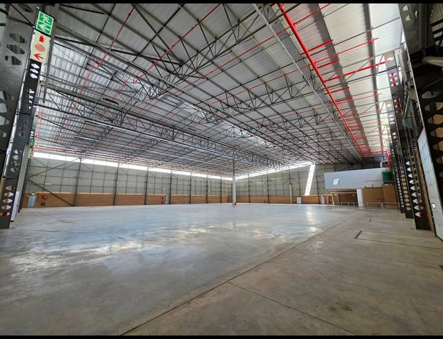 3,107M² WAREHOUSE TO LET IN AIRPORT PARK